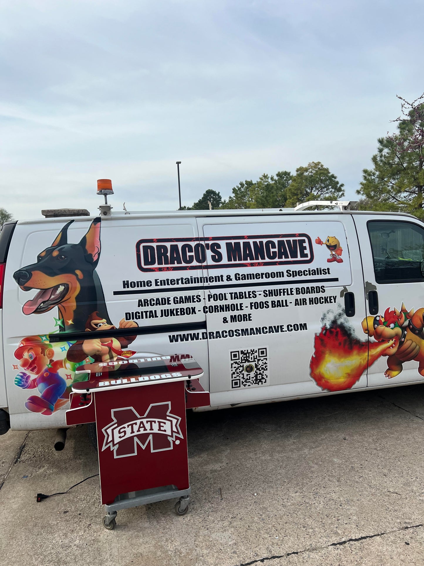 Mississippi BullDogs Cocktail Arcade