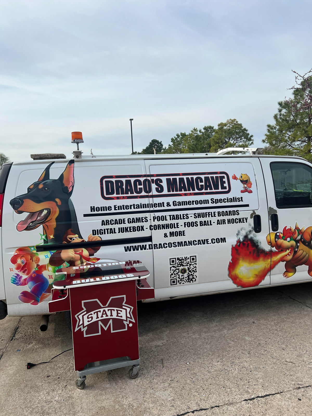 Mississippi BullDogs Cocktail Arcade